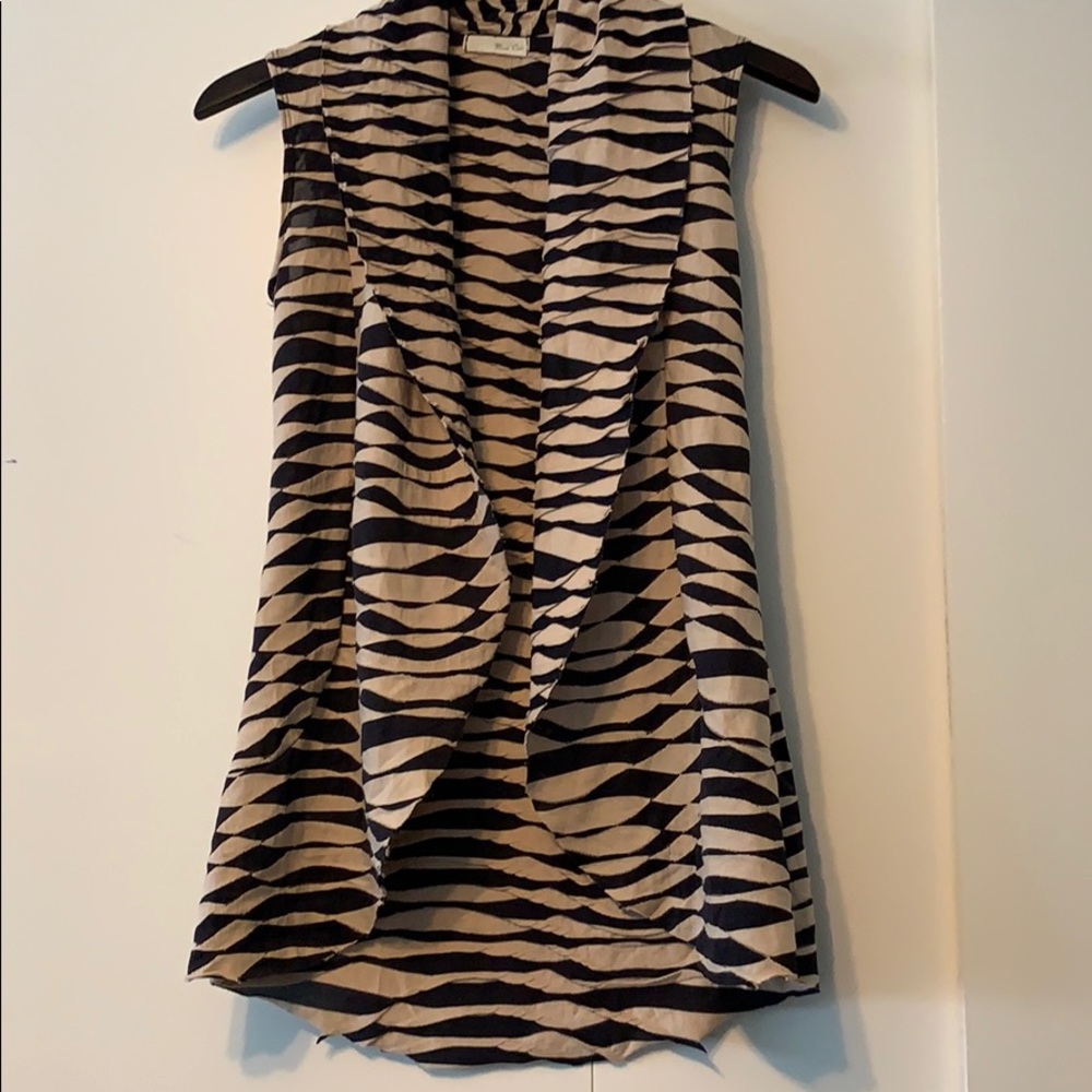 Vest - Picture 2 of 8